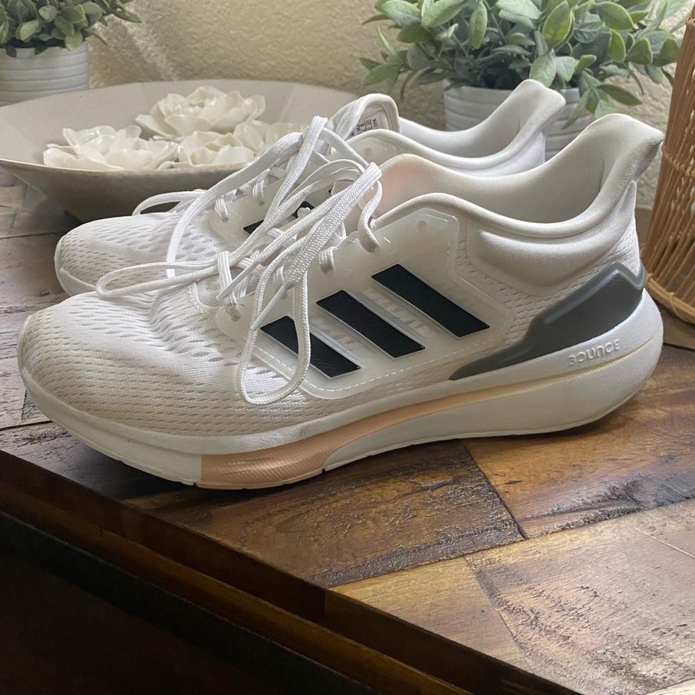 Adidas Ultrabounce- only worn indoors